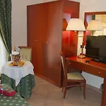 Tito Serrano' Hotel 3*