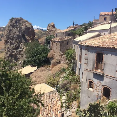 Tito Serrano' Hotel 3*