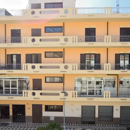 Tito Serrano' 3* Melito Di Porto Salvo