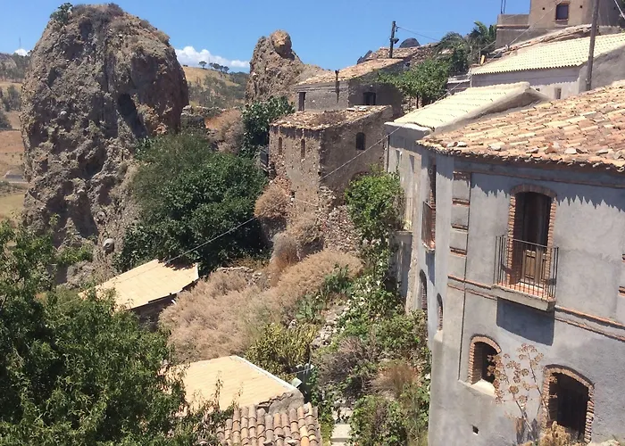 Tito Serrano' 酒店 3*