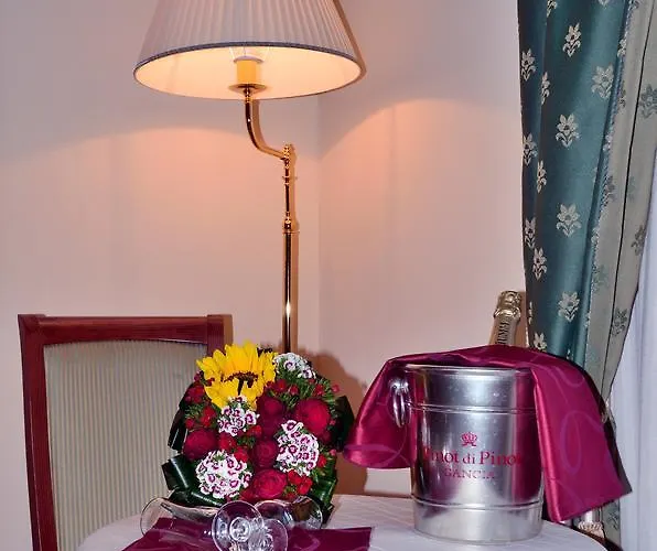 Tito Serrano' 酒店 3*